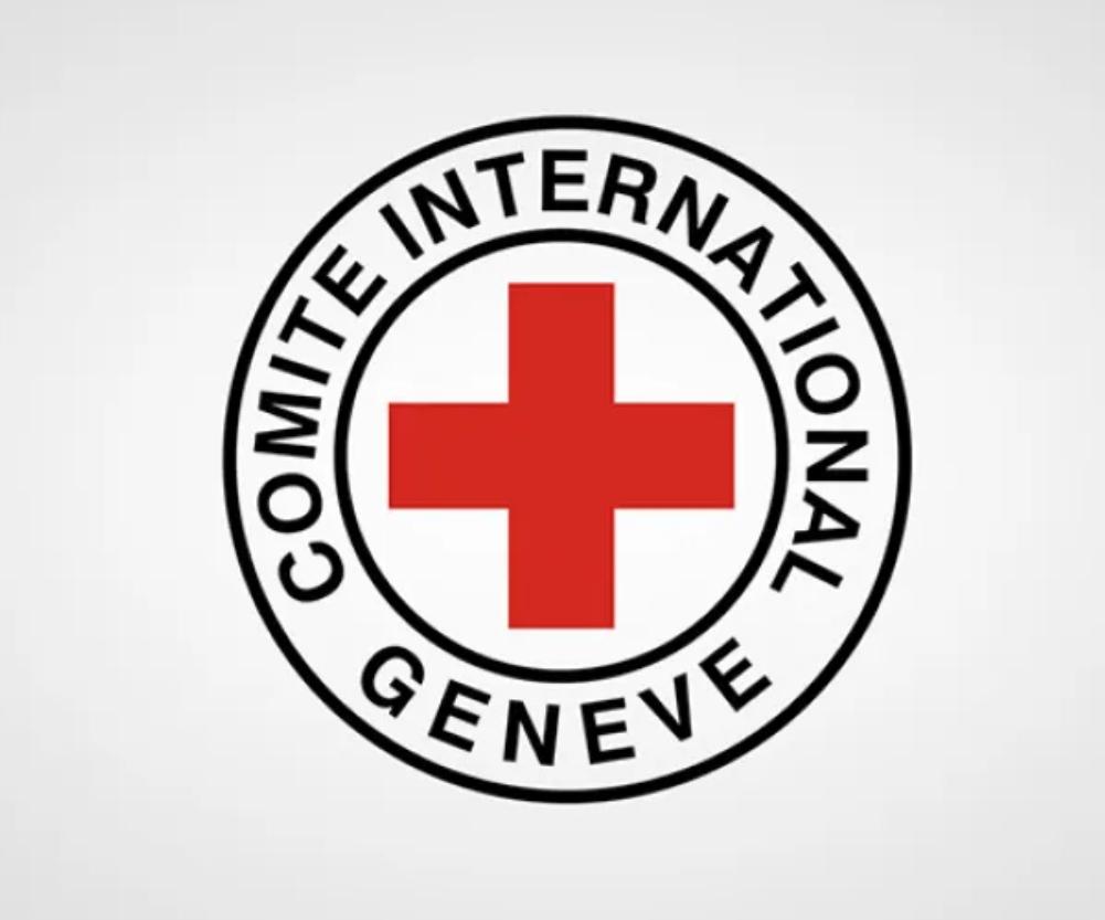 ندين وبأشد العبارات جريمة مليشيا الحوثي الارهابية باقتحام مقر منظمة الصليب الاحمر الدولية في صنعاء ونهب محتوياته وإغلاقه بالكامل، في انتهاك صارخ للقانون الدولي واستهداف مباشر للعمل الانساني.

إن هذا الاعتداء يؤكد مجدداً طبيعة المليشيا الخارجة عن القانون وعداءها لكل القيم