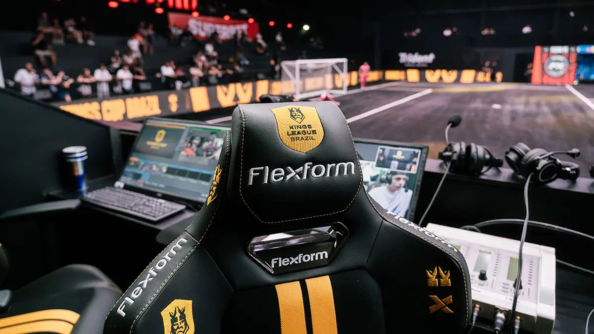 j_a_p_a_h__'s tweet image. 🏆 Flexform celebra 60 anos expandindo presença em esportes e e-sports, renovando parceria com Fluxo e conectando-se à Kings League. A marca reforça valores de ergonomia, conforto e inovação, apoiando atletas e gamers com soluções modernas e ações sociais. #Flexform