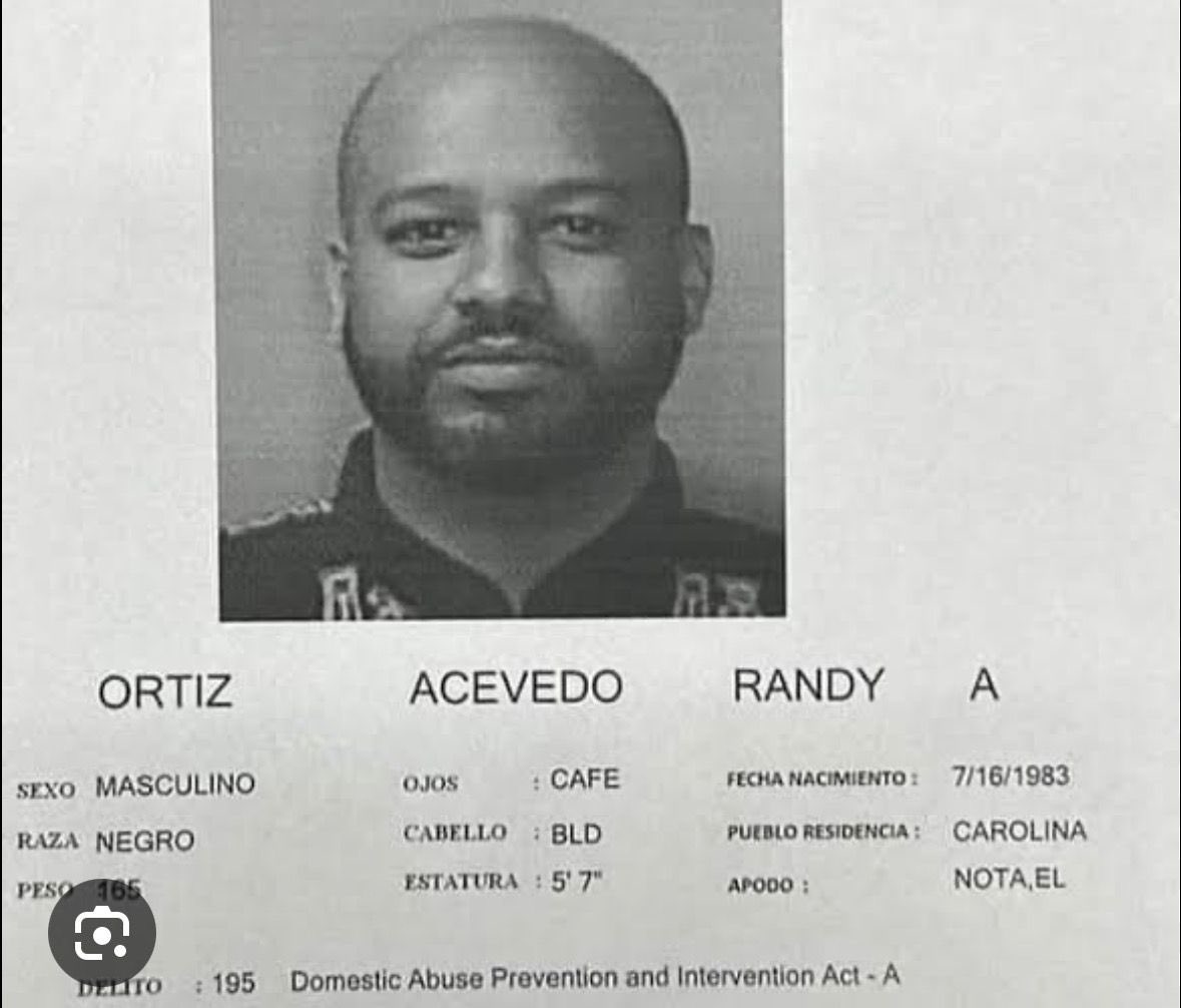 Exitoso y ex convicto por violencia doméstica 😍 Bye Ajajajaj