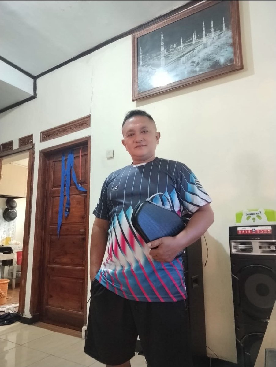 oxnotnull's tweet photo. -Simpan sbg pembelajaran kedepannya-

Nov 2024 (lupa tgl) dia janji ke saya perihal komisi penjualan "sesuatu"

Bln puasa 2025 penjualan sdh laku tp org ini kabur belum menyelesaikan komisi saya.

Dr bln puasa smp skg sdh saya coba utk tagih tp dia kabur trs

#Penipuan #Hopeless https://t.co/qbytQAeTOC