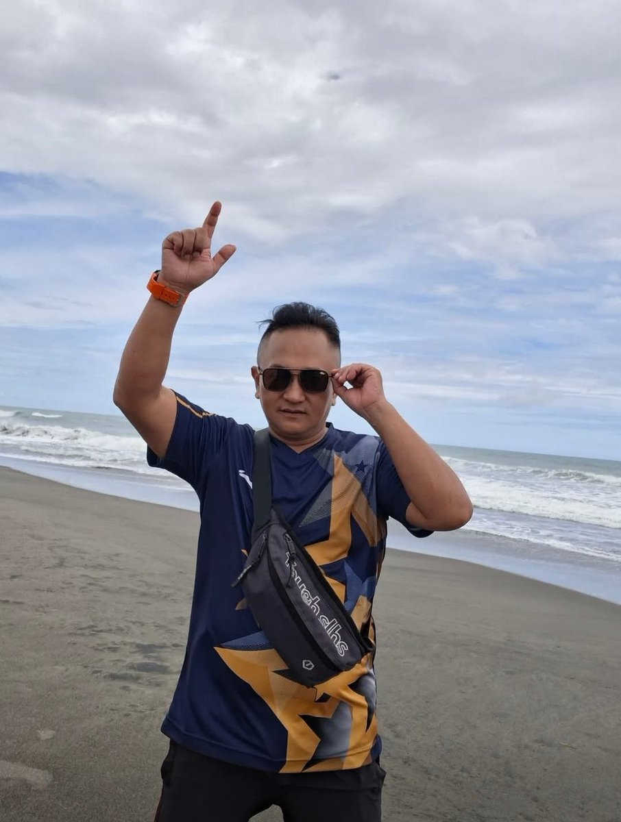 oxnotnull's tweet photo. -Simpan sbg pembelajaran kedepannya-

Nov 2024 (lupa tgl) dia janji ke saya perihal komisi penjualan "sesuatu"

Bln puasa 2025 penjualan sdh laku tp org ini kabur belum menyelesaikan komisi saya.

Dr bln puasa smp skg sdh saya coba utk tagih tp dia kabur trs

#Penipuan #Hopeless https://t.co/qbytQAeTOC