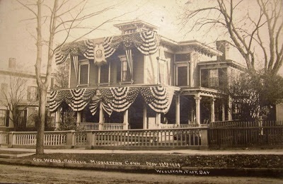 OtdTaft's tweet photo. Taft and Vice President Sherman are in Middletown, CT to see Dr. Shanklin, the new president of Wesleyan University. 

In Taft’s speech he notes his "desire to increase every class in a university" although doing so would put a burden on schools to increase their funding. https://t.co/n2mtLK3NxD