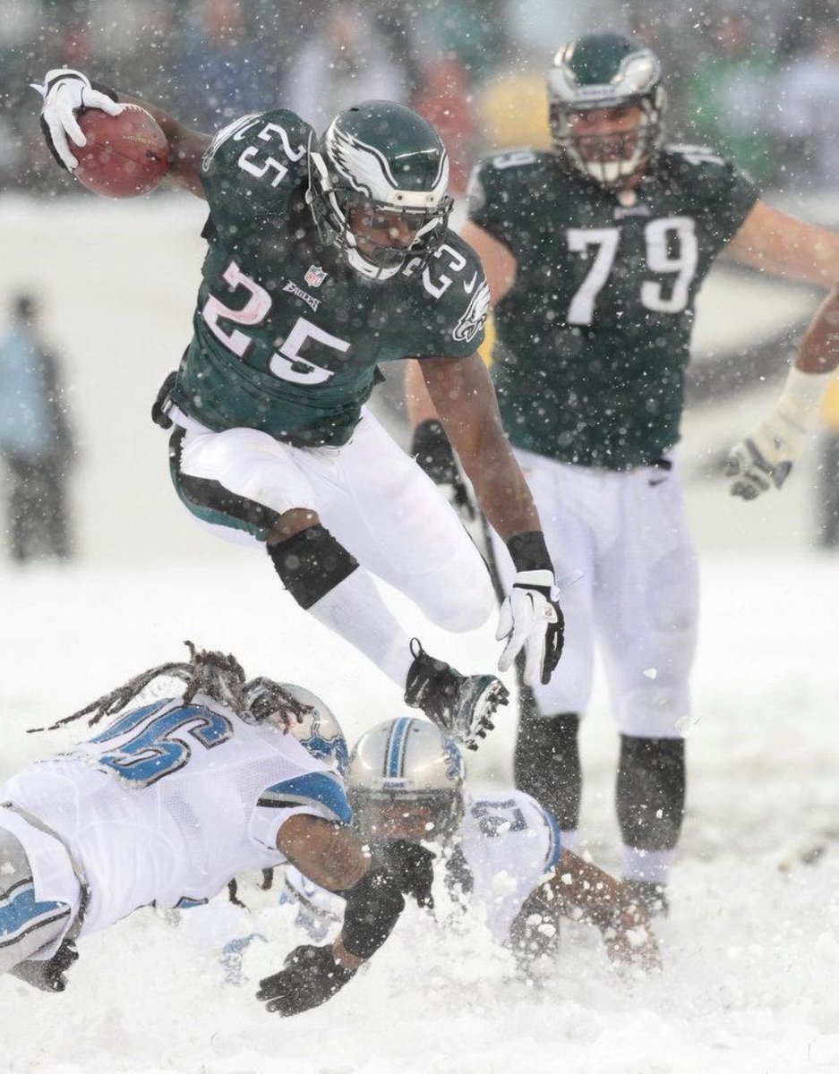 Fly_EaglesBets's tweet image. The Lions haven’t played in Philly since 2019 which was 27-24 loss. 

Do you remember the last time the Eagles beat Detroit at the Linc?

Here’s a look back in case you forgot but let’s just say it turned into one of the most legendary snow games ever ❄️🦅