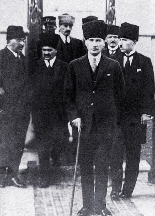 Samsun'a ayak bastığım zaman, bana kalp kuvveti veren vatandaşlarımın ilk safında kahraman Trabzonluların bulunduğunu asla unutmayacağım.

Atatürk, 1924