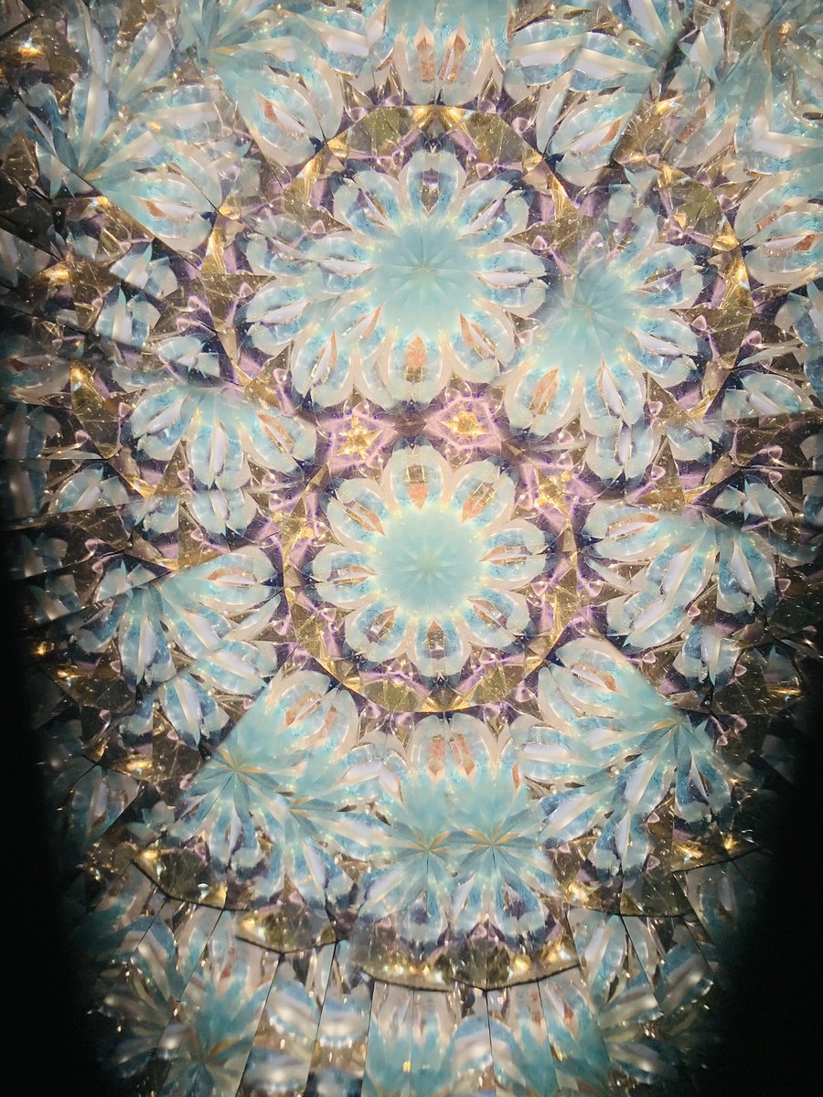 11月28日から12月15日まで調布にあるツォモリリ文庫で傍嶋飛龍万華鏡展