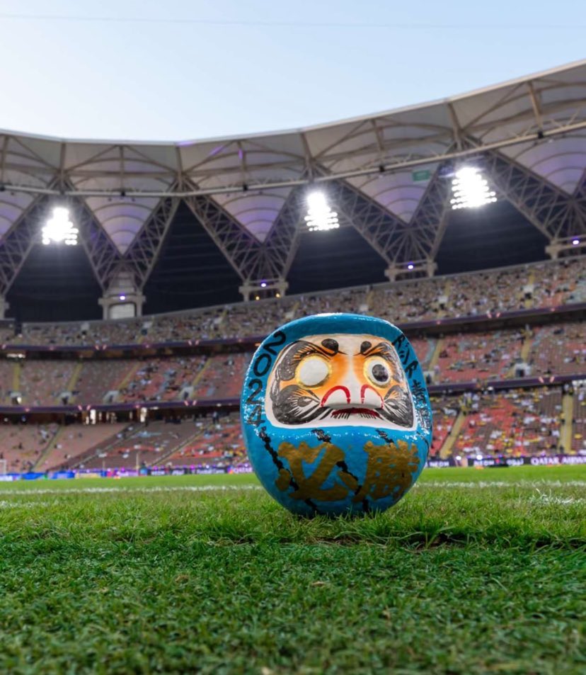 طيب مين يذكر يوم مريوما دبج النصر وراحو النصراويين حطوا وضاعة ناديهم بالمجسم ذا انه سحر وهو سبب خروجهم من النخبه😭😵