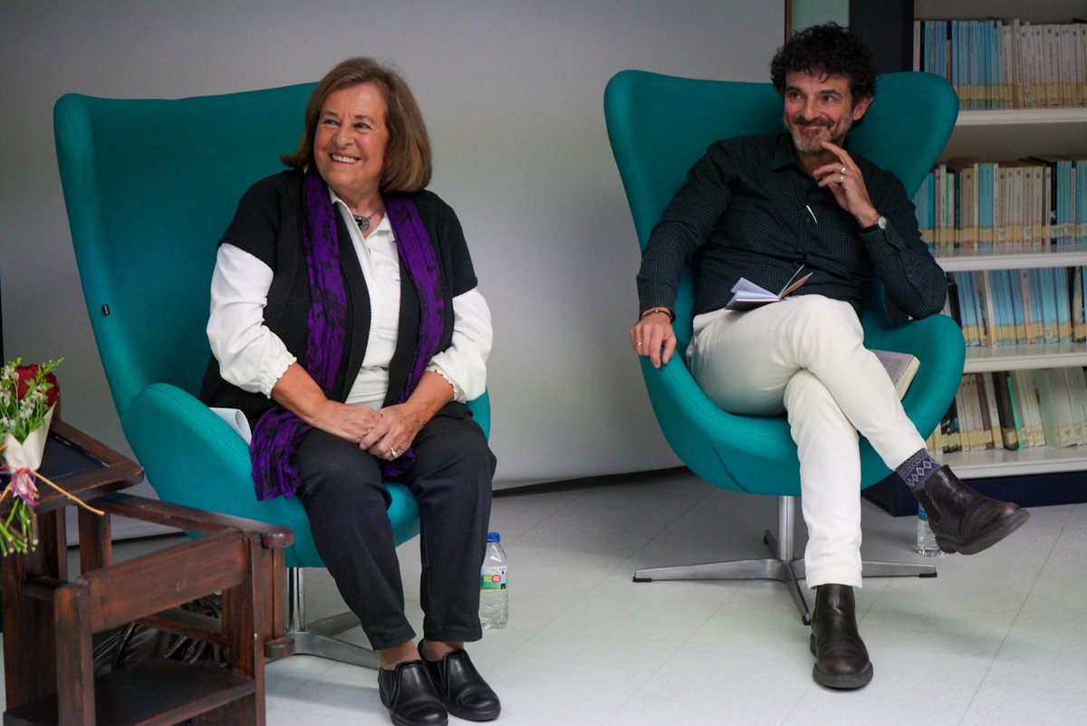 📖 A biblioteca municipal Concepción Arenal acolleu esta tarde a presentación de 𝘔𝘢𝘳𝘪́𝘢 𝘝𝘢́𝘻𝘲𝘶𝘦𝘻, 𝘢 𝘮𝘦𝘴𝘵𝘳𝘢 𝘴𝘰𝘤𝘪𝘢𝘭𝘪𝘴𝘵𝘢 𝘢𝘴𝘢𝘴𝘪𝘯𝘢𝘥𝘢 𝘱𝘰𝘭𝘰 𝘧𝘳𝘢𝘯𝘲𝘶𝘪𝘴𝘮𝘰.

💜 A obra inclúe o paso de María Vázquez en Miño e o seu eterno legado.