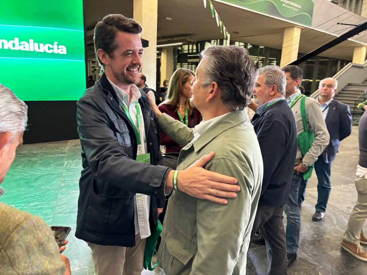 El sábado pude hablar con el Consejero de Sanidad, <a href="/antoniosanz/">Antonio Sanz Cabello</a> para interesarme por la situación del plan de choque de <a href="/saludand/">Consejería de Sanidad, Presidencia y Emergencias</a> para el cribado de cáncer de mama y trasladarle las necesidades de #Armilla en el ámbito sanitario.
Muchas gracias por tu compromiso e interés.