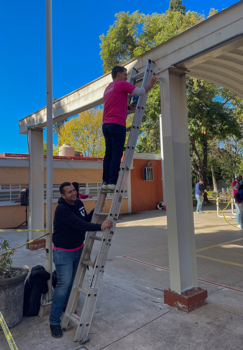 TECcampusQRO's tweet image. El cambio no llega solo: lo creamos juntos. 💙
Colaboradores, profesores, estudiantes y EXATEC se unieron en un voluntariado que impulsa actividades sociales y mejora nuestro entorno.
Cuando actuamos en comunidad, el cambio se vuelve realidad.
#ComunidadTec #Voluntariado