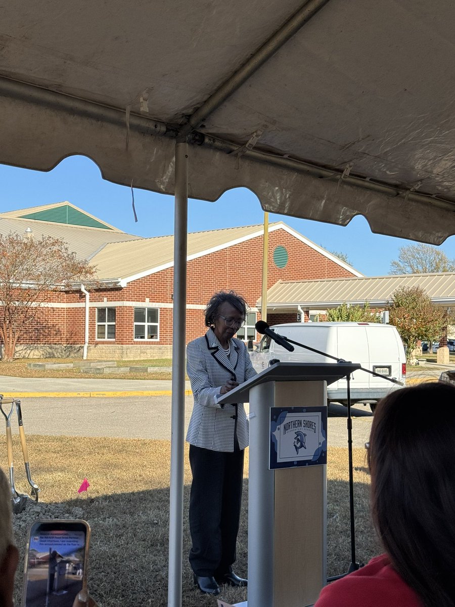 drjbg3's tweet image. Such an exciting day @NSESDolphins for the official groundbreaking of the long-awaited expansion. Thank you to the @CityofSuffolk and to RRMM Architects for finally making this happen! I can’t wait to see what the building looks like in two years!!! #SPSCreatesAchievers 👏🏾👏🏾👏🏾