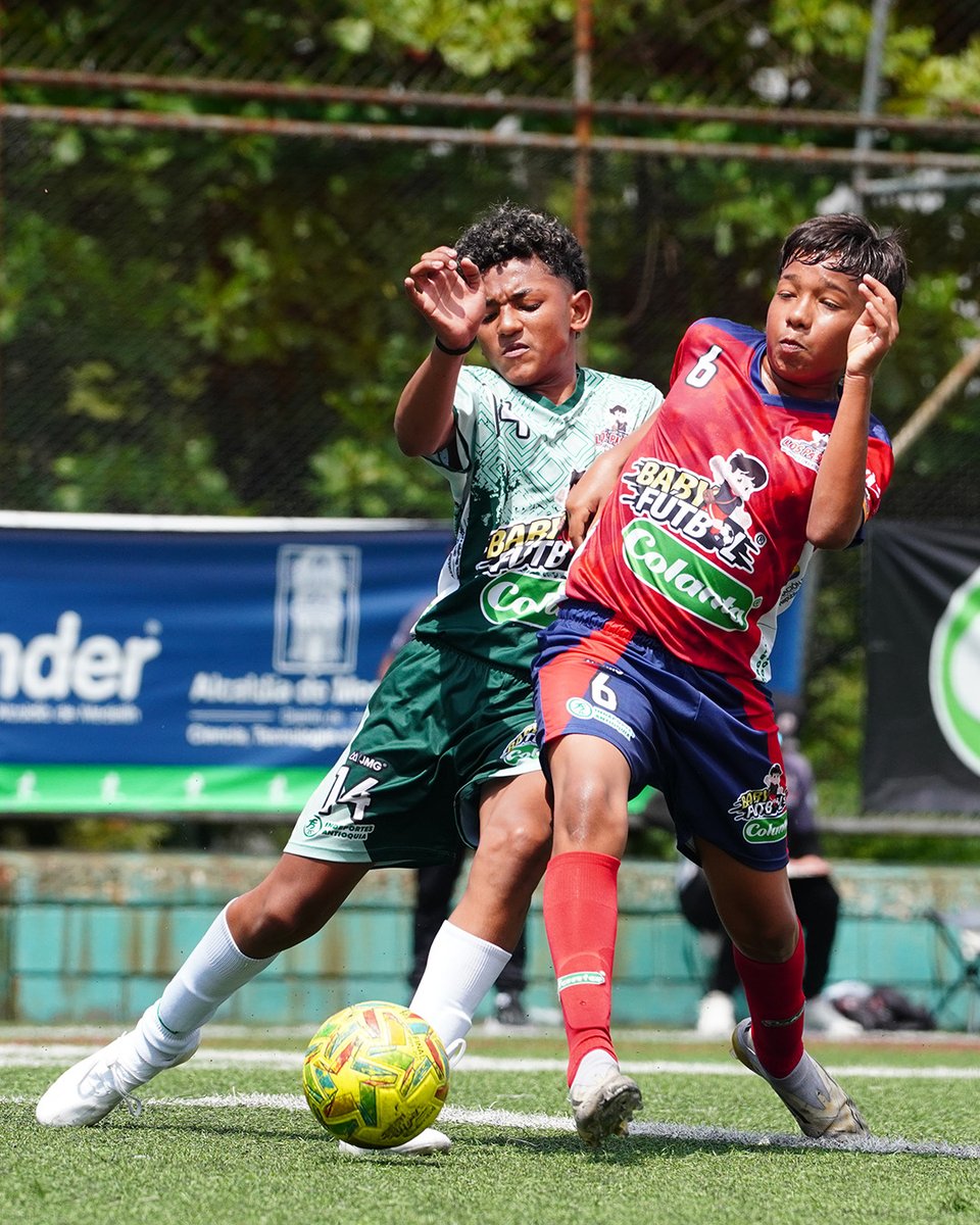 CDLosPaisitas's tweet image. Medellín ya tiene los clasificados a la Fase Final del #BabyFútbolColanta ⚽️💚

Les dejamos momentos de la última fecha eliminatoria en la rama masculina en San Isidro, que dejó instalados en el #FestivalDeFestivales a diez clubes de la ciudad de Medellín🔥