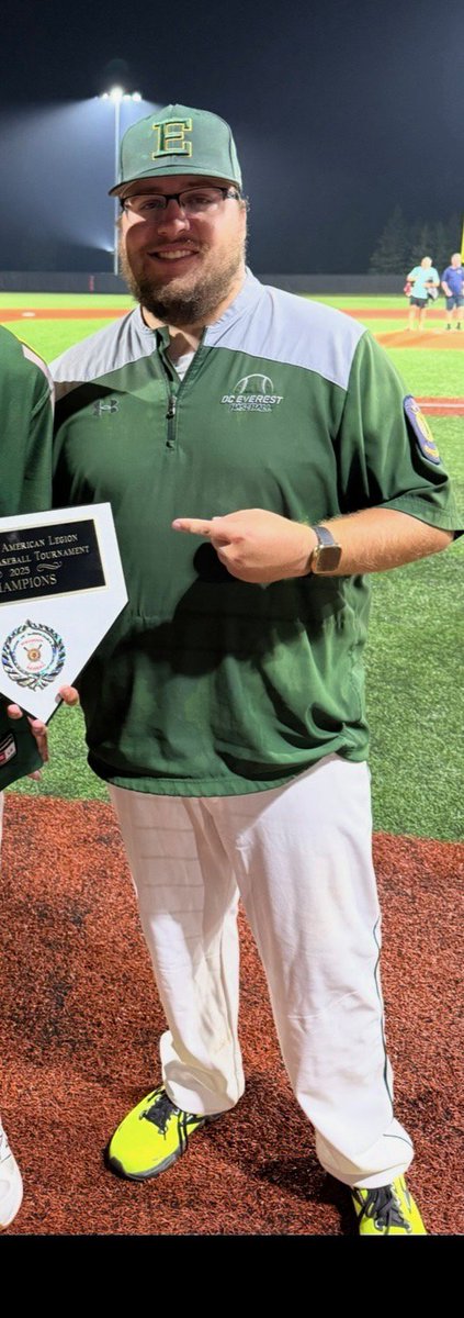 DCE_Basketball's tweet photo. #5 Coach Riley Paisar. He is our JV3 Coach. This is his 1st year as a basketball coach on our staff. @rpaisar27 #CountdowntoTipOff #EverestHoops https://t.co/hAeWm2RWAz