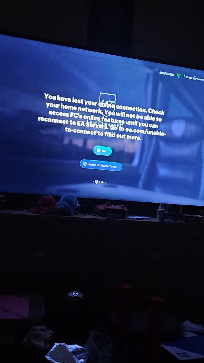MarcusMitchel68's tweet photo. @EASFCDirect @EASPORTSFC @NepentheZ
Your game is a genuine mess.. getting booted from gauntlet constantly.. so tried SQUAD BATTLES (OFFLINE)... got booted again 🤣 can I have my £80 back please, I have zero energy left to give this game my spare time anymore. https://t.co/Y6USGDRy8i