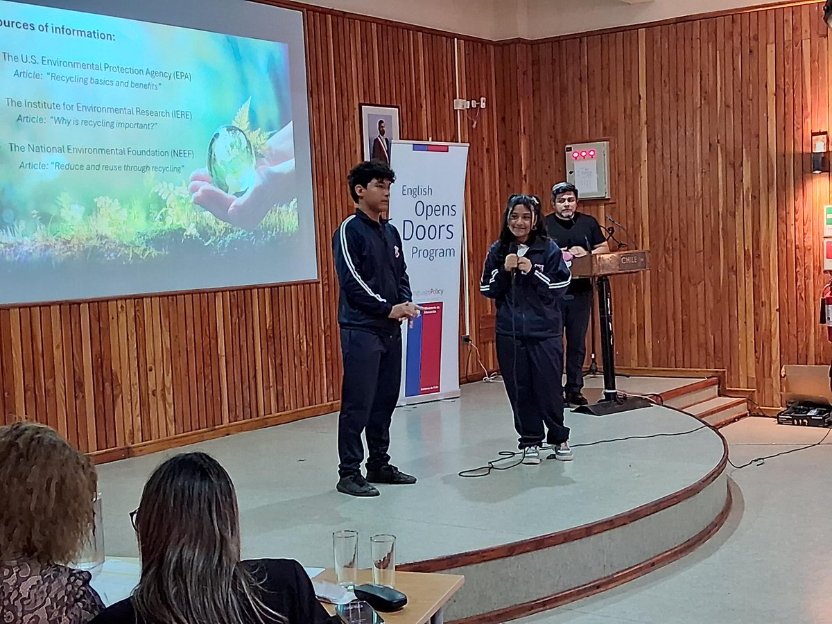 seremieduc01's tweet image. Para fortalecer las habilidades comunicativas en inglés, la Red Docente &quot;Collaborative Community for Public Educators&quot; y #PIAP @mineducchile convocaron a escuelas y liceos @slepiquique a participar en un certamen Interescolar de Public Speaking en inglés.
Felicitaciones !! 💪🏆🏅