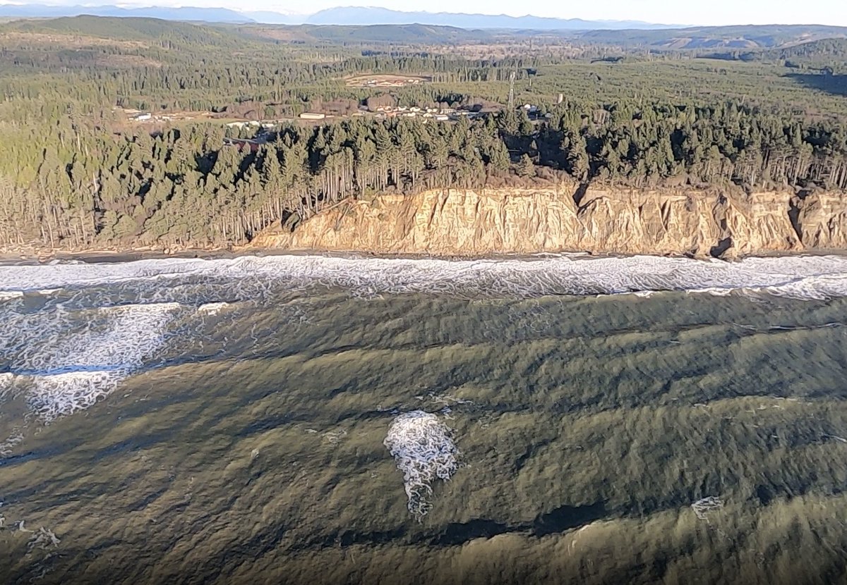 lighthawk_org's tweet image. ✈️ Where Are We Wednesday!
We’ve flown missions in 27 states this year—can you guess which one these photos are from? 👀👇
#WhereAreWeWednesday #LightHawk