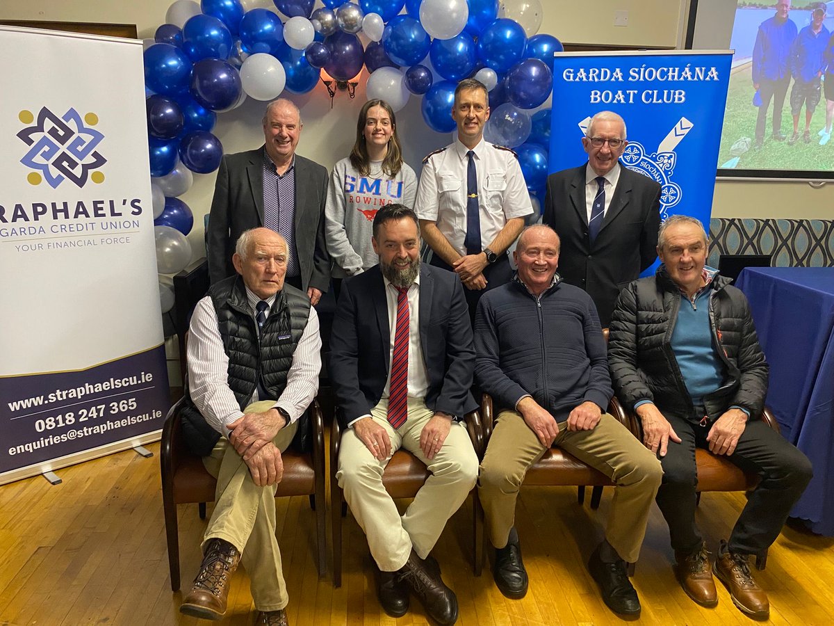 Coláiste Íosagáin tweet media