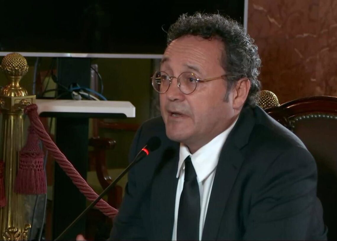 Señoría, solicito un receso para borrar mi móvil.

elindependiente.com/opinion/2025/1…