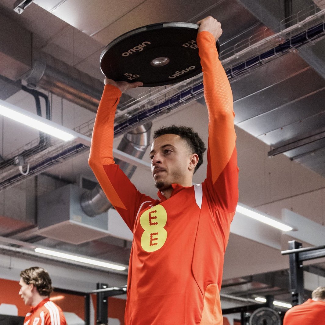 LUFC's tweet image. 🏴󠁧󠁢󠁷󠁬󠁳󠁿🐉 @ethanamp26