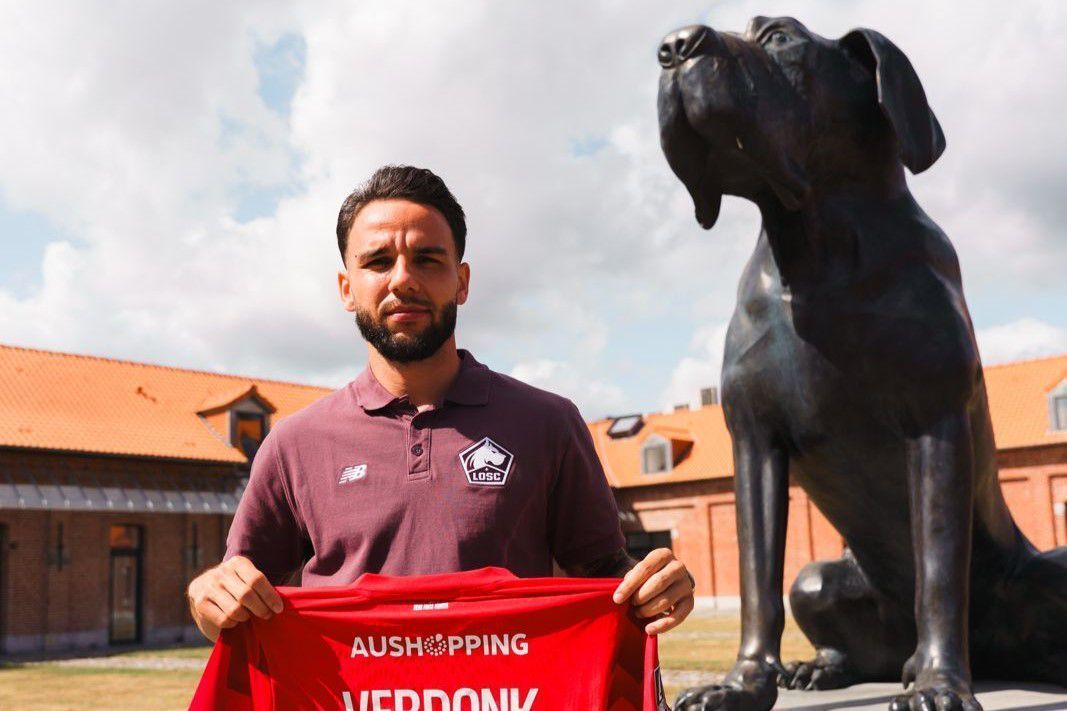 LePetitLillois's tweet image. 🟥 Expulsé lors de #RCSALOSC, Calvin Verdonk a écopé de deux matchs fermes de suspension et manquera donc les deux prochaines journées de Ligue 1, à savoir #LOSCPFC et #HACLOSC.