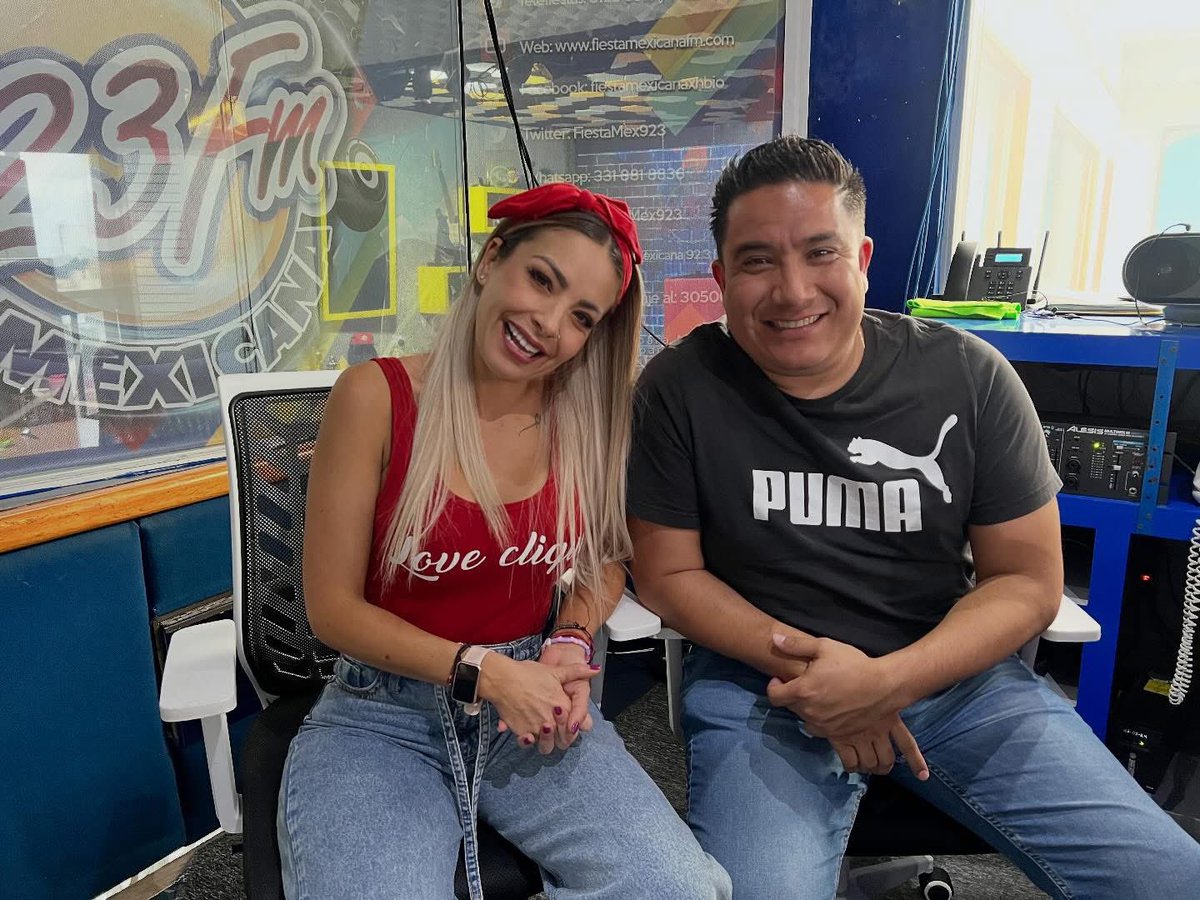 Myriam Castellanos y Héctor Flores ya en vivo a través del 92.3 de FM 📻 en #LasComplafiestas manda tu WhatsApp y pide tu rola favorita: 3332000080