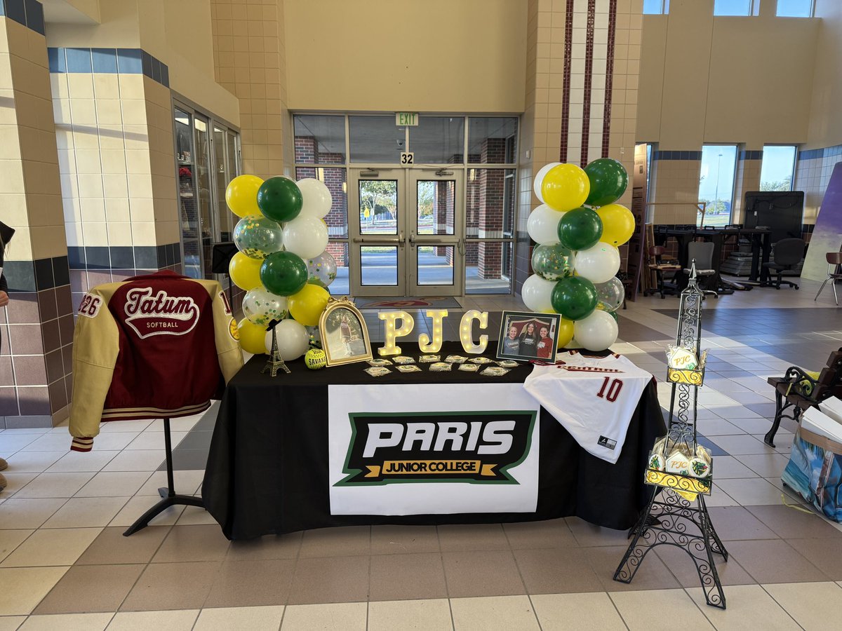 So excited to finally be a drag!!🐉💚
#signingday <a href="/CoachSheltonPJC/">Shelby Shelton</a> <a href="/PJCSoftball/">Paris JC Softball</a> <a href="/KCSB_Chargers/">Chargers Softball</a> <a href="/IGDFW_Bryant/">18u Impact Gold Premier Bryant</a> <a href="/CoachScarf/">Brittany Lee Scarafiotti</a> <a href="/mal_moon10/">Mal Moon</a>