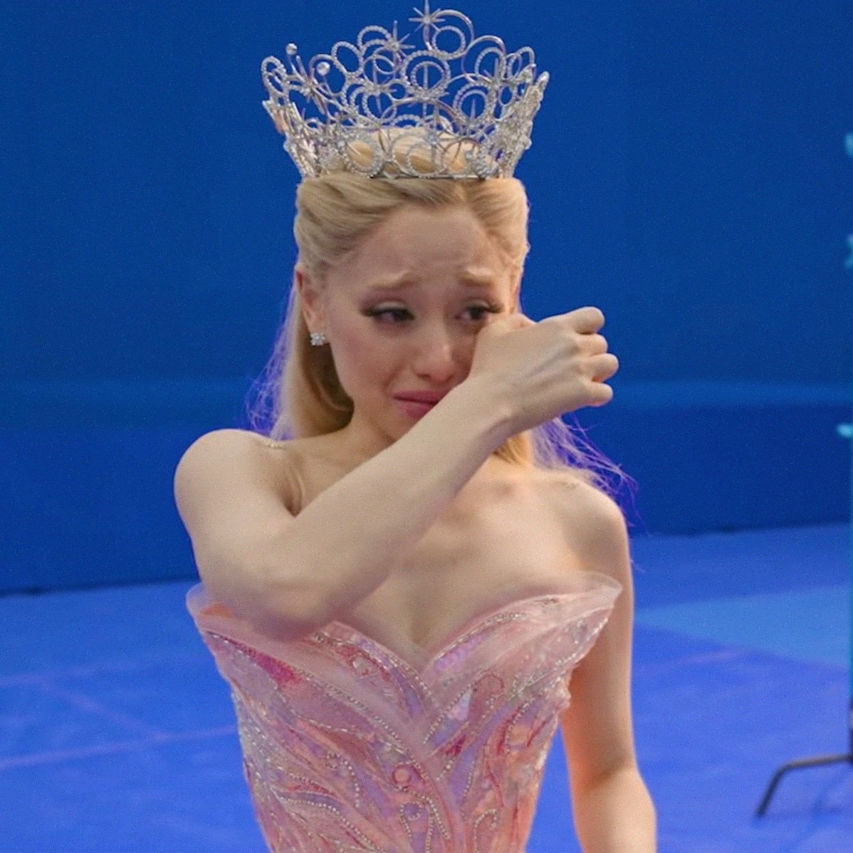 queerily's tweet image. having to work with period cramps should be illegal