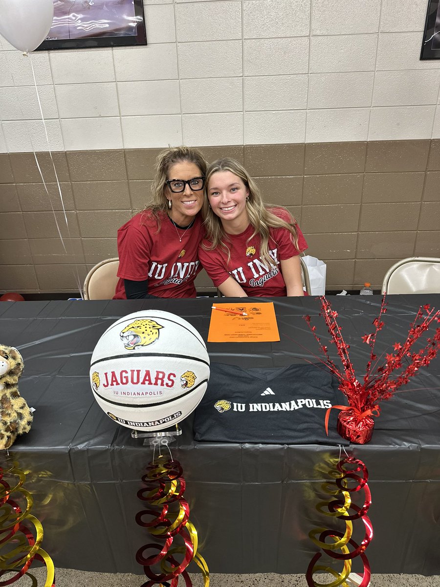 Congratulations to Swynn Jackson on signing to play basketball IU Indy! Swynn plans to study Physical Therapy.