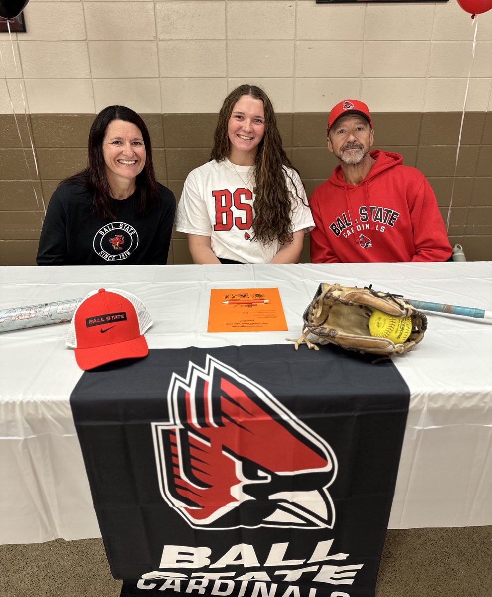 Congratulations to Baylee Huth on signing to play softball at Ball State University! Baylee plans to study Kinesiology.