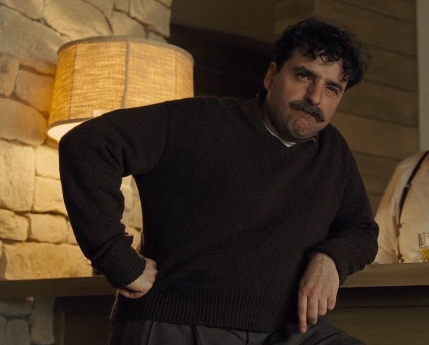 David Krumholtz looks like this in Hail Caesar, great movie.