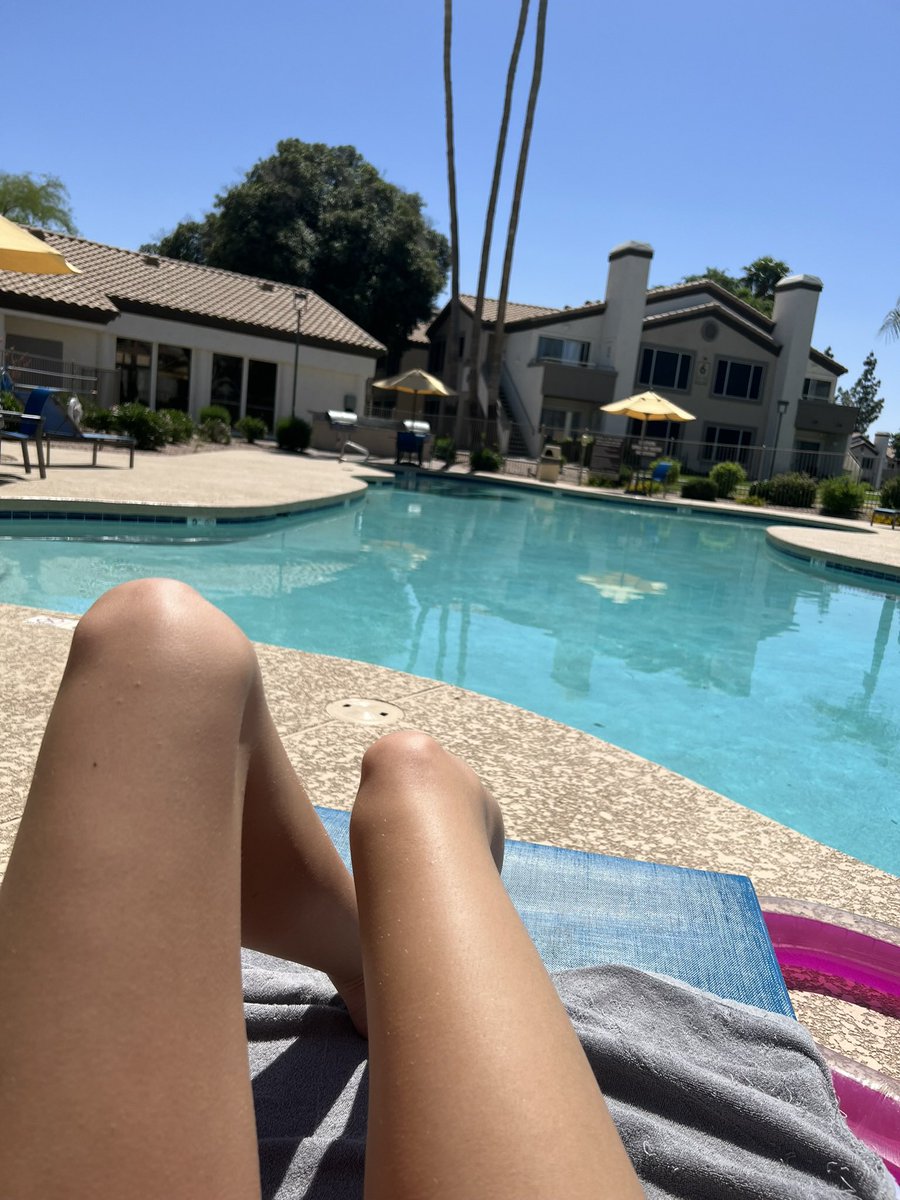 kendommm's tweet photo. This is me while ur a work slaving away to support my lifestyle ✨😆 https://t.co/XUfI4RlS9x