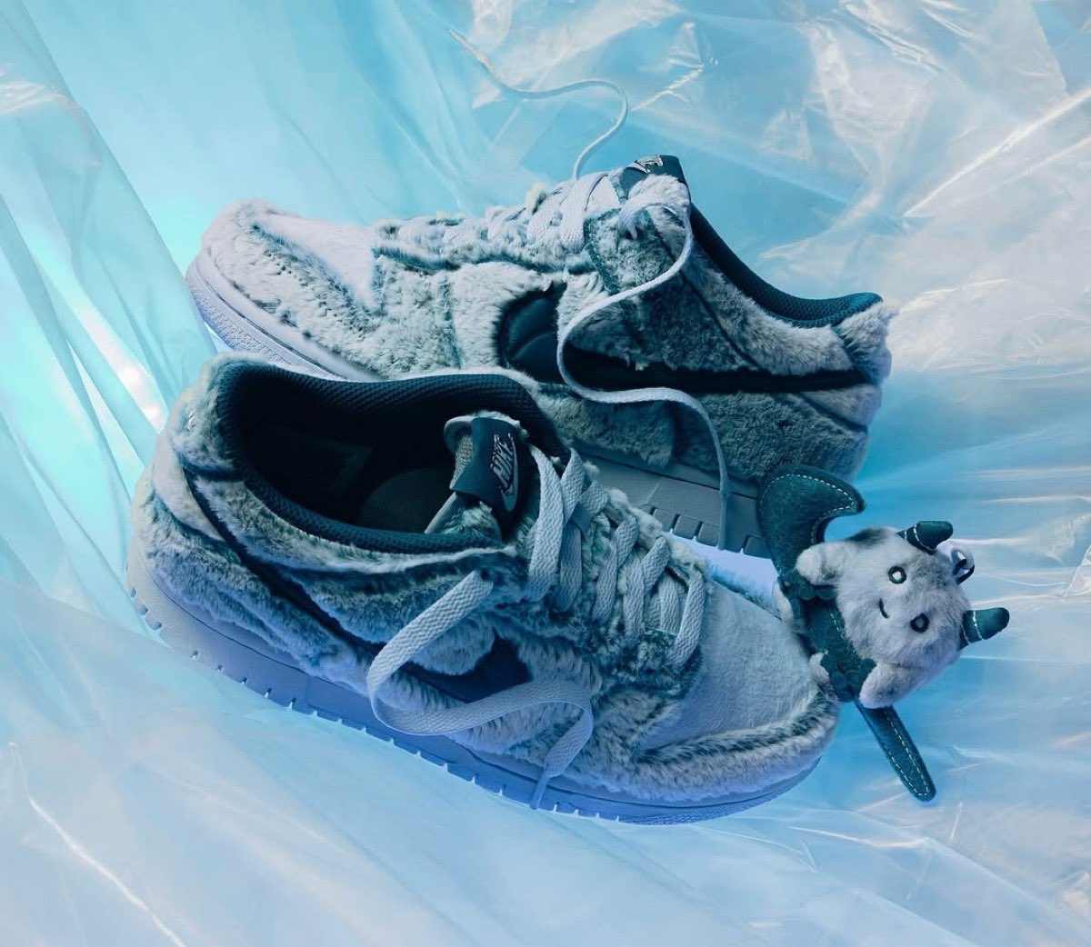 JustFreshKicks tweet media