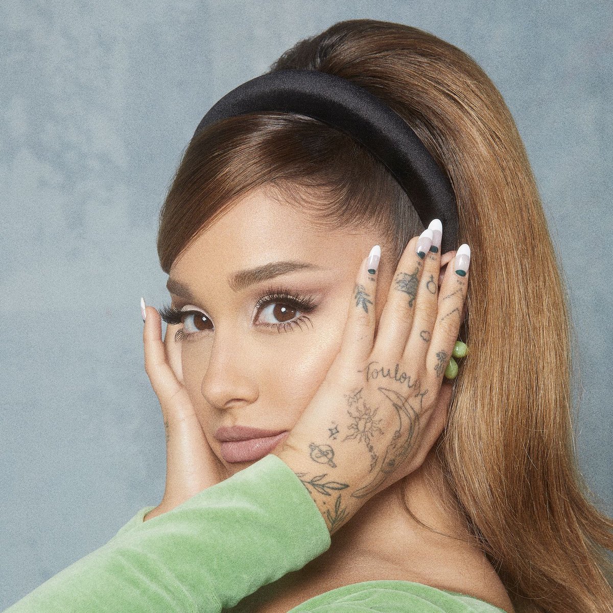 chartdata's tweet photo. Ariana Grande has officially been ranked the #12 biggest songwriter of the 21st century on the Hot 100 by Billboard. https://t.co/GFw9HEvsAo