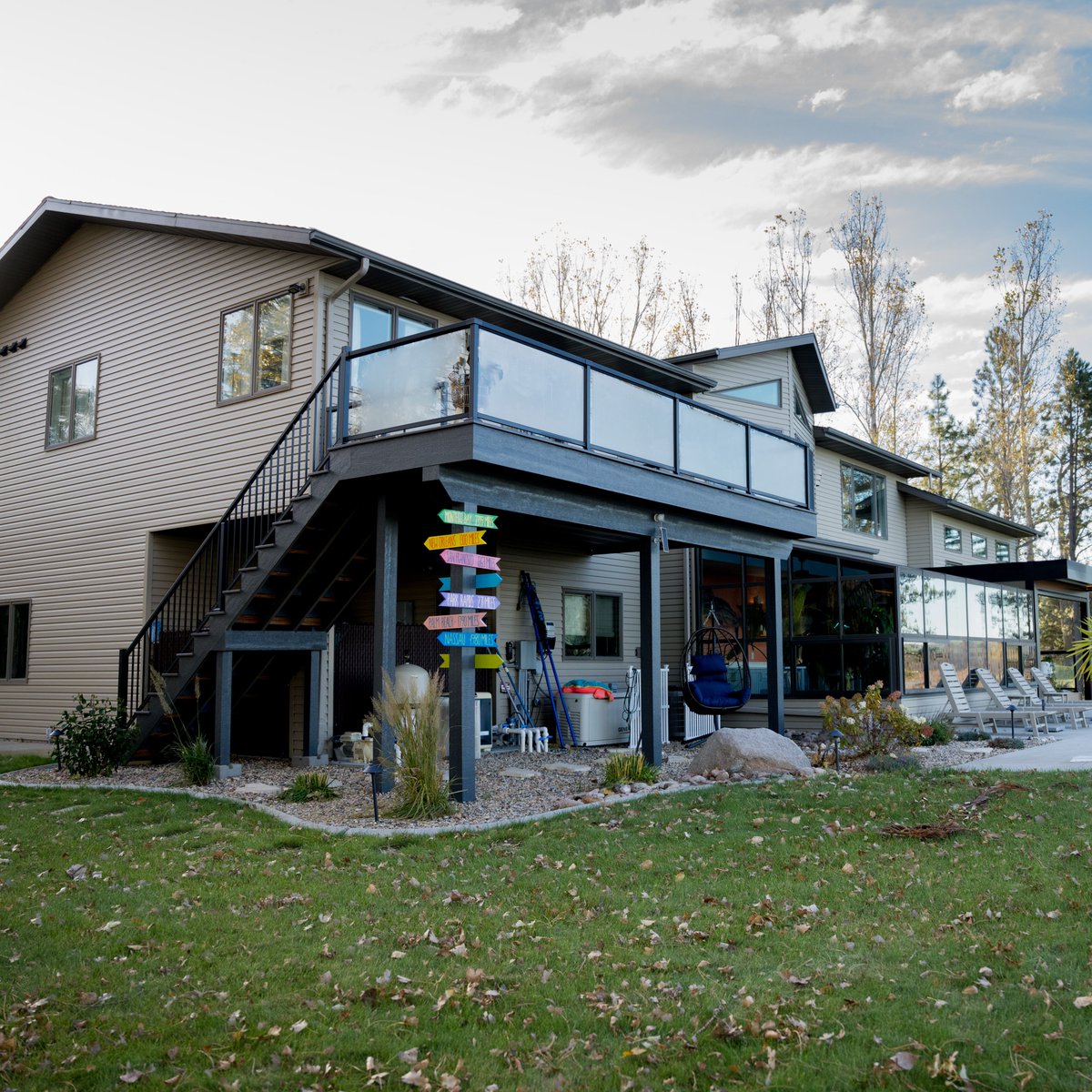 HeritageExt's tweet photo. Views like this never get old ☀️
Re-decked with TimberTech Vintage in Weathered Teak, Vista Guardrail + glass infill, and LP trim wrap — all overlooking the Missouri River.
#HeritageExteriors #DeckDesign #TimberTech https://t.co/6xonsk0KJV