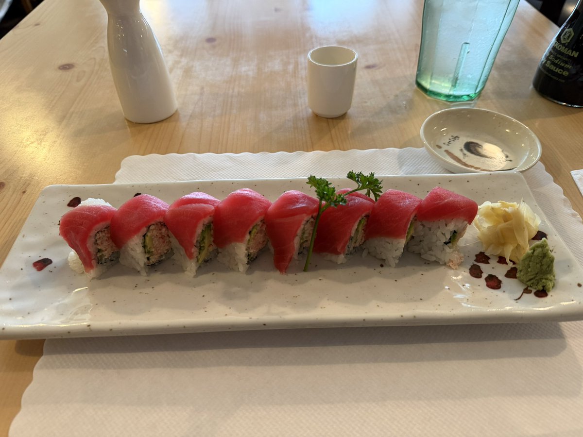 TeslaDylan's tweet image. Got sushi for lunch today! 😋 #TeslaSushiMafia