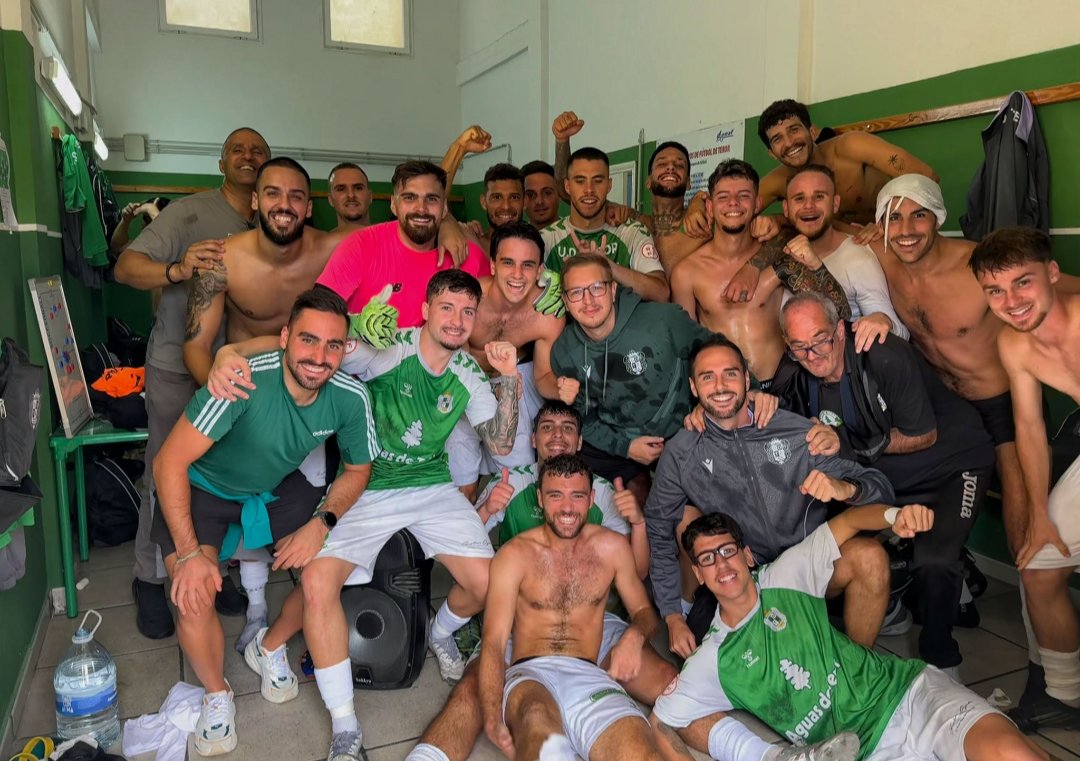 adaysnt's tweet image. Super orgulloso de este grupo, hoy no pudo ser...pero somos unos guerreros, los únicos que jugamos en una jornada donde todo se aplazo. El camino no es otro que esté 💚 Felicidades campeones @UDTeror