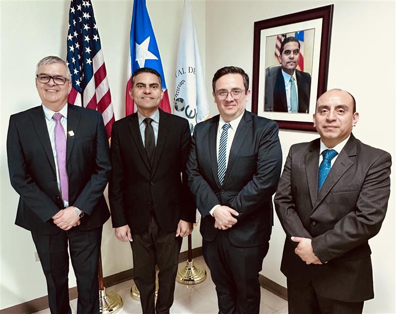 Nuestro director ejecutivo sostuvo un productivo encuentro con representantes de la Contraloría General de Cuentas de Guatemala, entre ellos el Dr. Douglas Guerra Calderón, de la Dirección de Cooperación y Relaciones Interinstitucionales; Sergio Rolando Aragón Secaida, de la