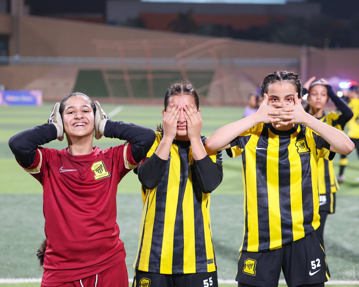 ittiladiesclub's tweet photo. 📸| فرحة فتيات العميد بعد الفوز 🤩💛 https://t.co/PekLQ20yql