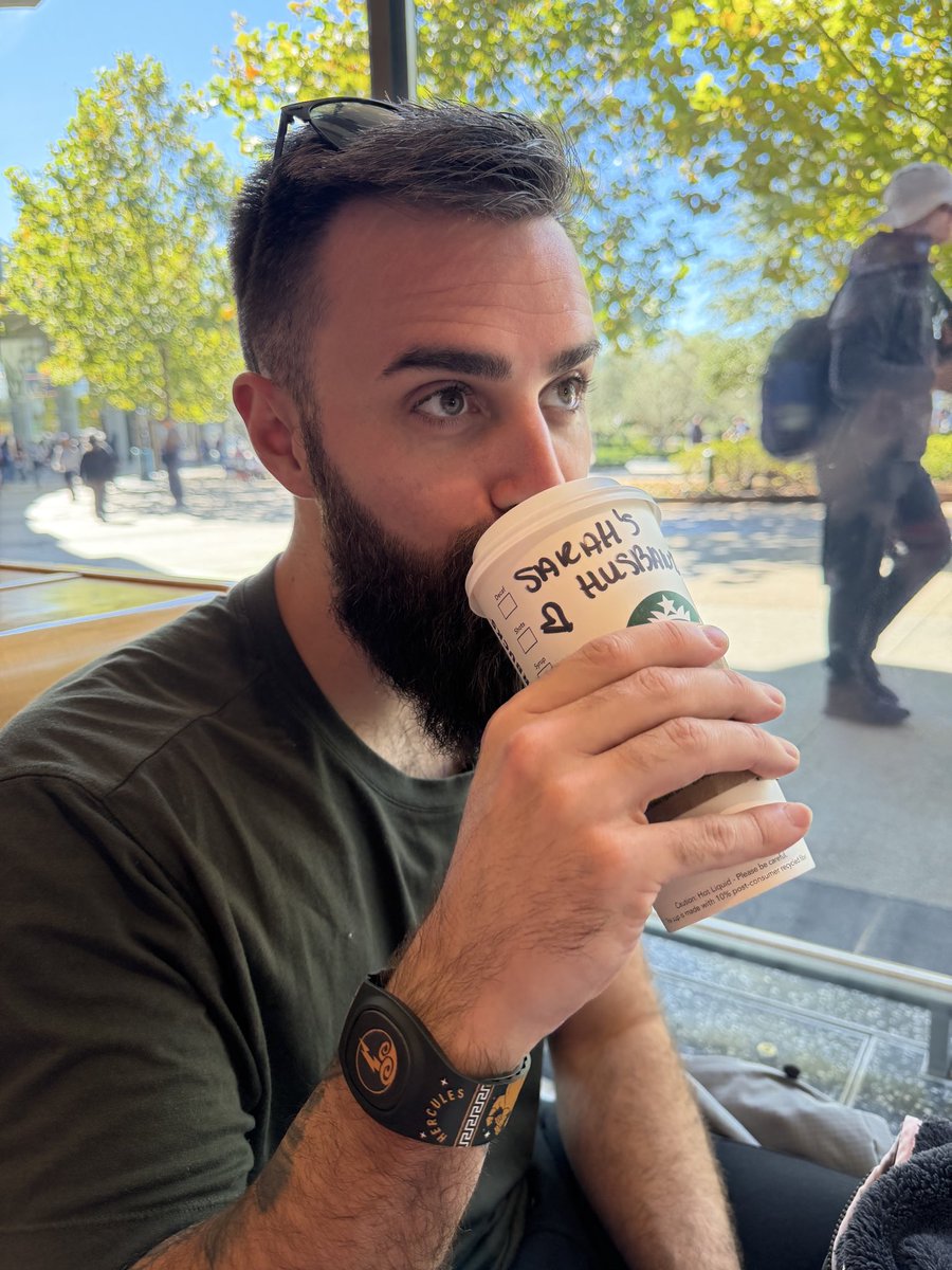 ShadyPenguinn tweet media