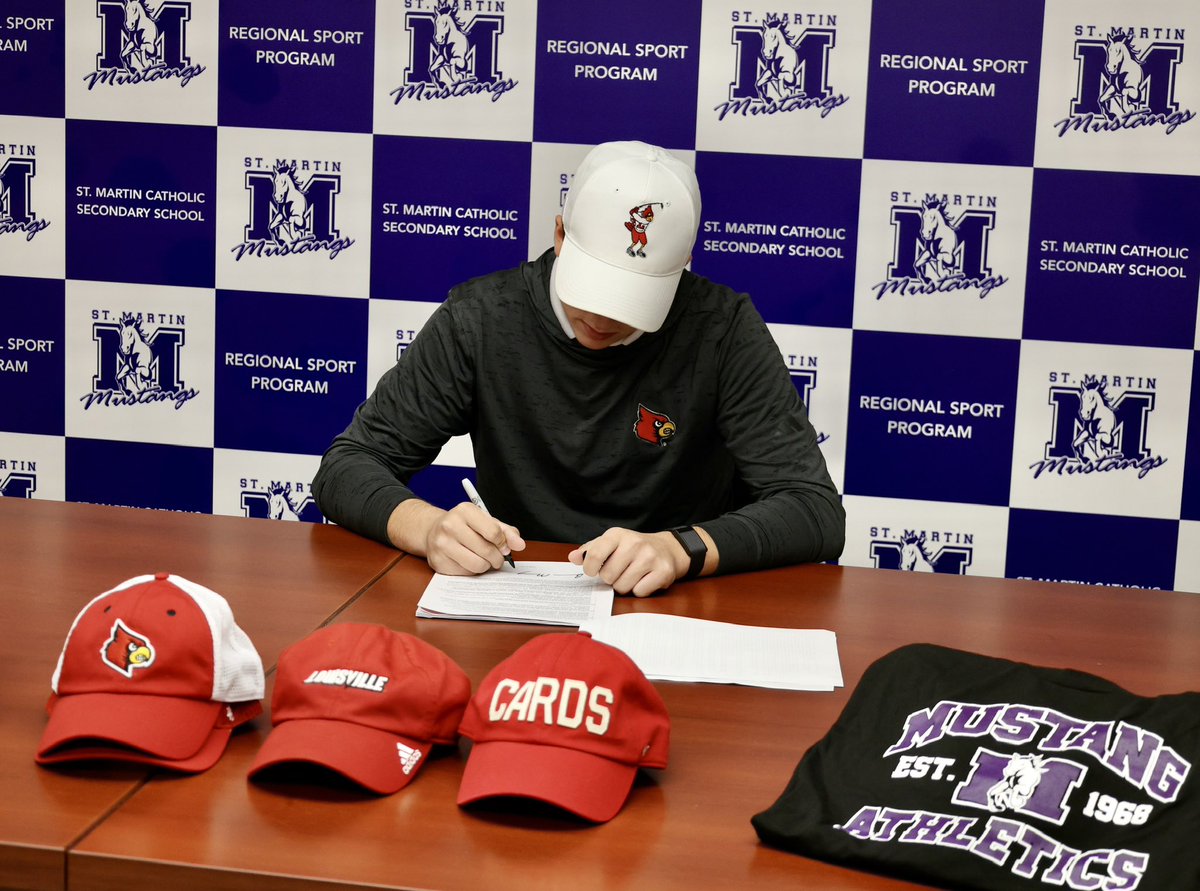 SMSSAthletics's tweet image. BIG CONGRATULATIONS to Barron Mundy who has officially signed on to compete in Men’s Golf for the University of Louisville next year!! Your Mustang family is proud of you Barron, and we will be cheering you on 💜💛