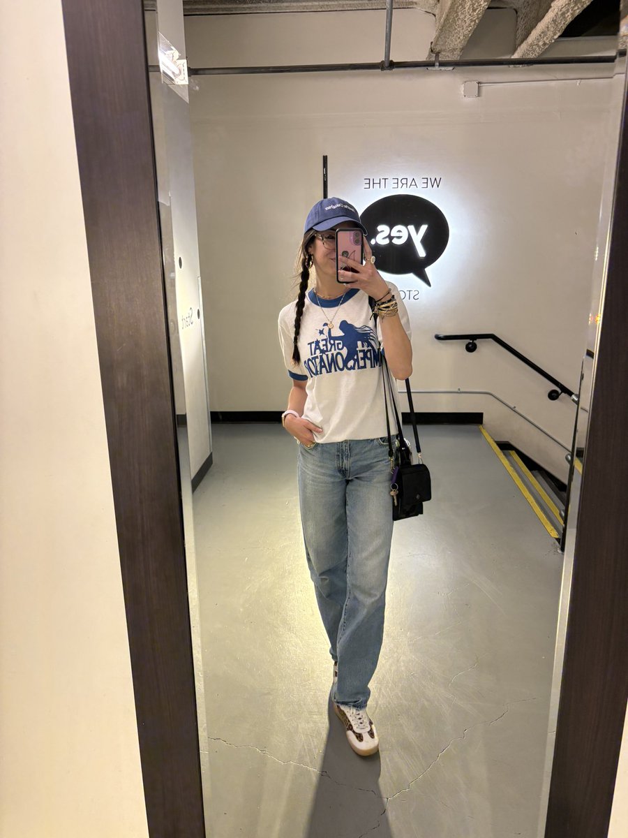 TGillusionist's tweet photo. halsey shirt otd 💙 https://t.co/CUoND0abdE