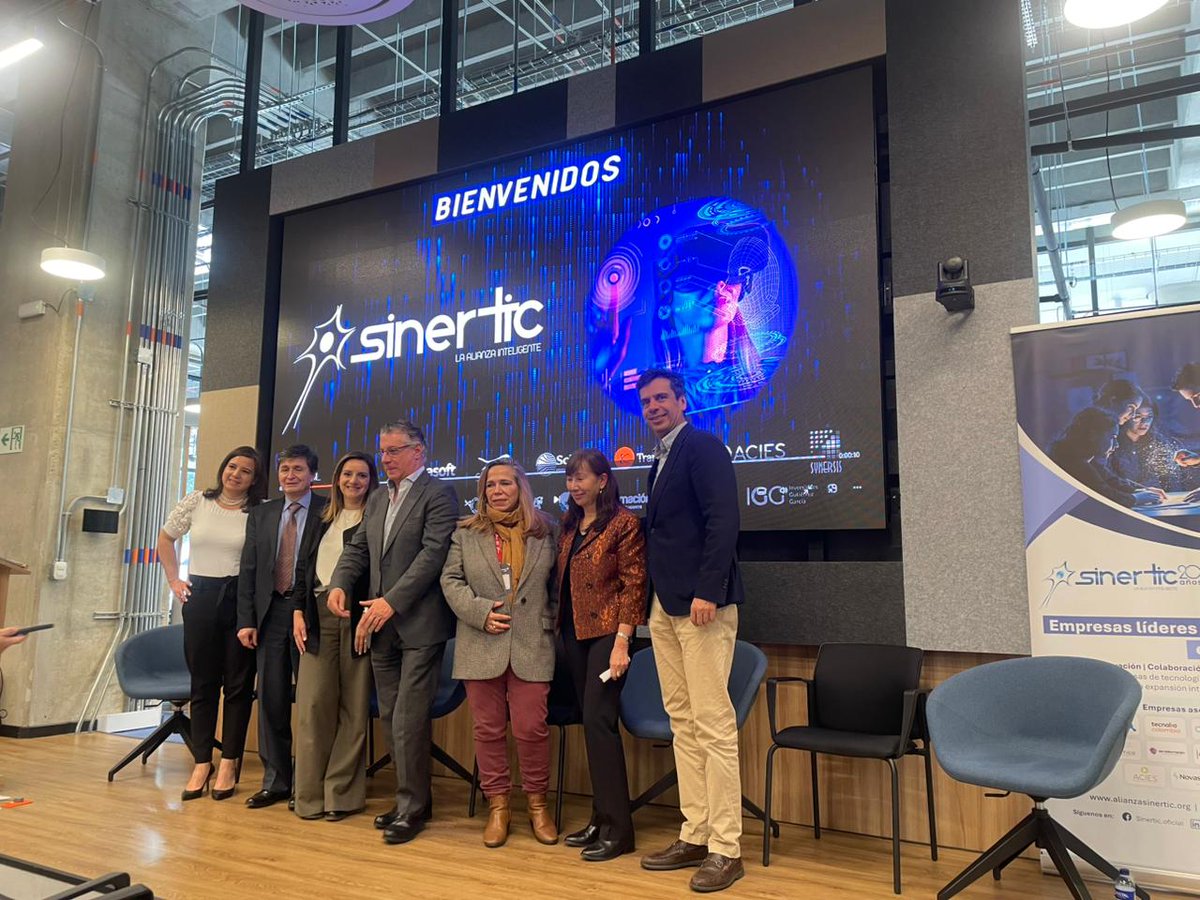 netec's tweet image. 🤝En #Netec seguimos fortaleciendo nuestra colaboración con el ecosistema tecnológico.

Gracias a todos los que nos acompañaron en el #InnovationSummit de @Sinertic_ , donde compartimos estrategias sobre cómo la IA impulsa la innovación y el liderazgo empresarial. 🚀

#Sinertic