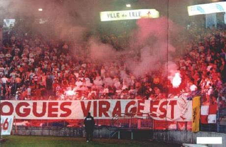 Voici le témoignage d’un supporter qui raconte comment étaient les dve à l’époque de Grimonprez
« je mets ma pierre à l'édifice, même si mon témoignage remonte à (trèèès) loin. Histoire de rappeler que le racisme en DVE ne vient pas de nulle part. J'ai fréquenté assidûment le