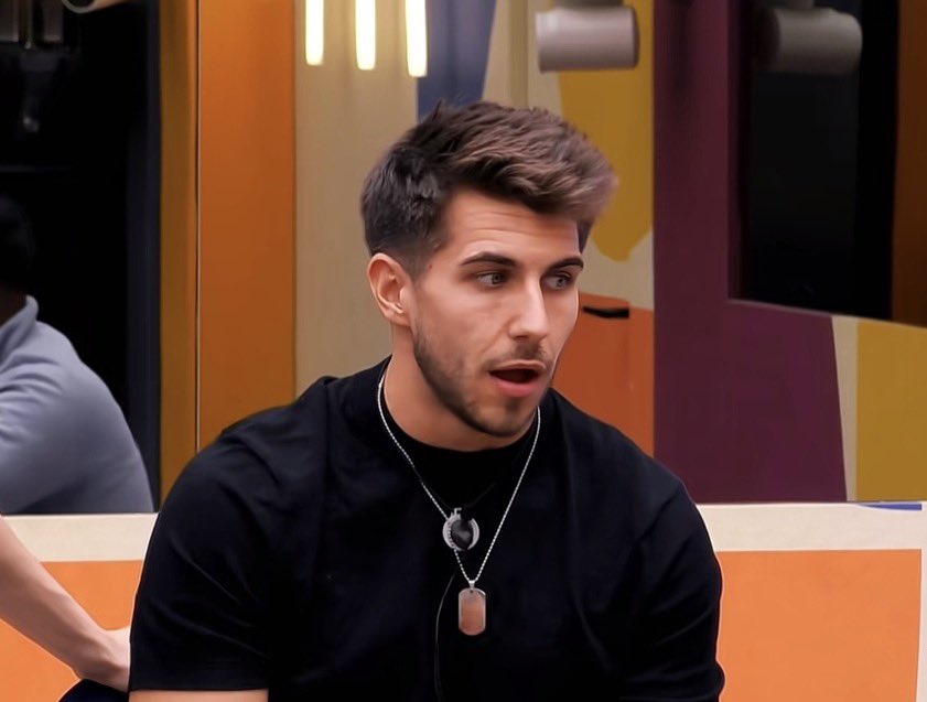 IntensoGH's tweet image. el mister las 24/7 con la boca así  #GH12N