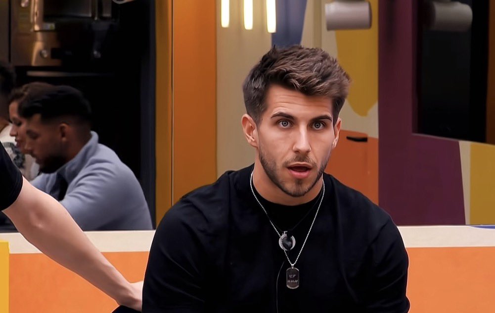 IntensoGH's tweet image. el mister las 24/7 con la boca así  #GH12N