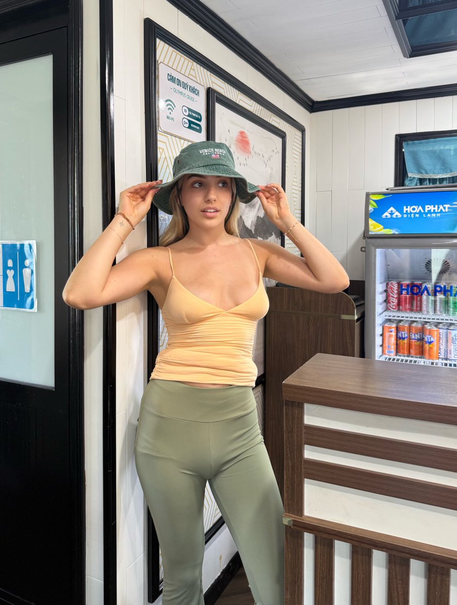 salad🥗 lily tweet media
