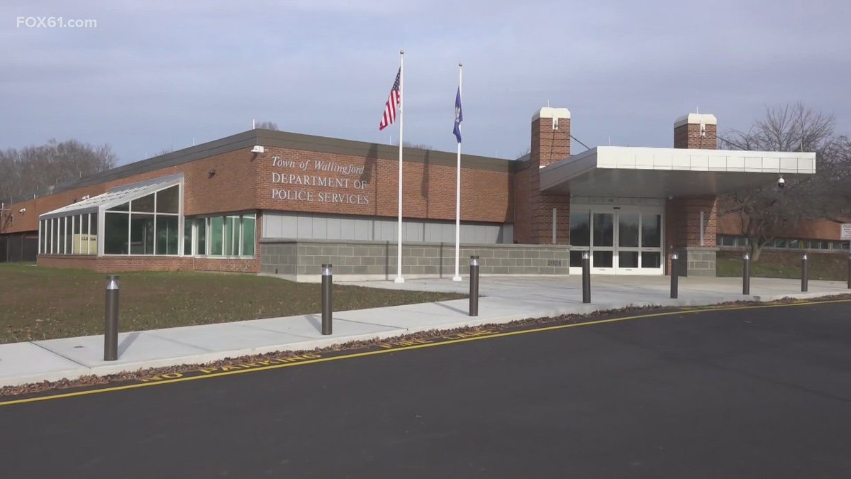MikeNeelon's tweet photo. @hawody @valgreatness @therealchilotam The above post is one of 36 state police HQ in Nigeria. RPD is one of roughly 3100 sheriff departments in the US. The local police stations are also just as developed. This is mine in a town of less than 50,000 people. Very clearly 2 different levels of development https://t.co/6XjjM7yBlk