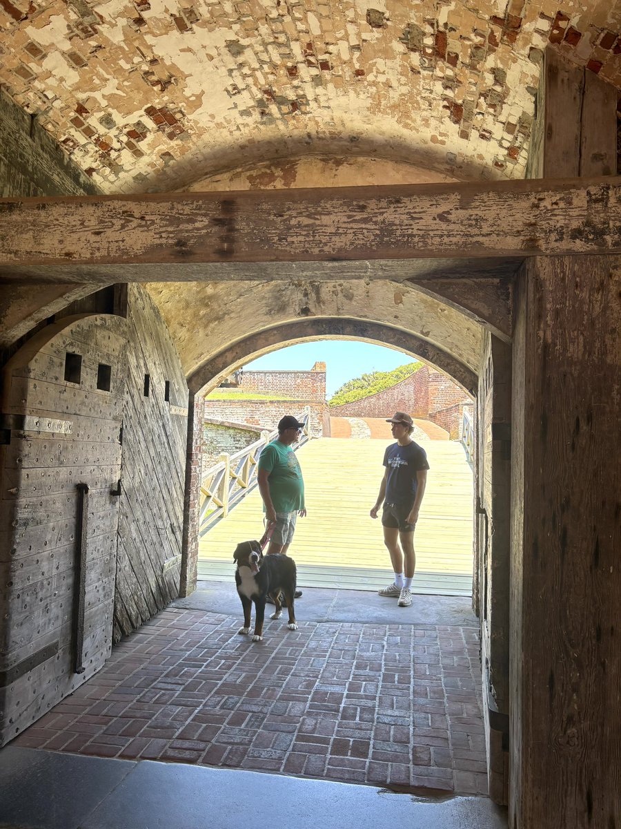 Thankful for all veterans however I am most thankful for my dad. He sacrificed time with his family to defend his country. Showing me that everyone has a responsibility in life. #VeteransDay