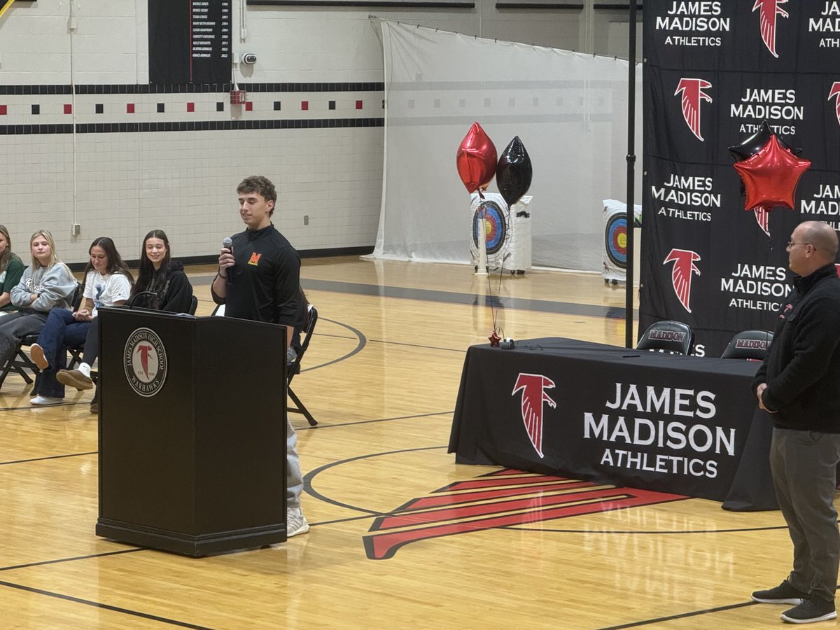 coachpudge8's tweet image. Fun morning at Warhawk Nation today as SS Chase Dorsey made it official along with some of his classmates. Chase will be heading to Maryland to play baseball in the fall of ‘26.🔥
#MadisonBaseball#Terps
⁦@TerpsBaseball⁩ ❤️🖤