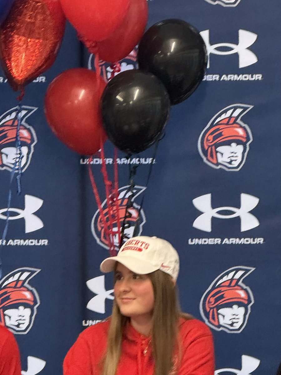Collins_Classes's tweet image. Congratulations to ECE student Lilia Hertweck for signing with Roberts Wesleyan University to play lacrosse! ⭐️ #LHSCTE #LHSEarlyChildhoodEd