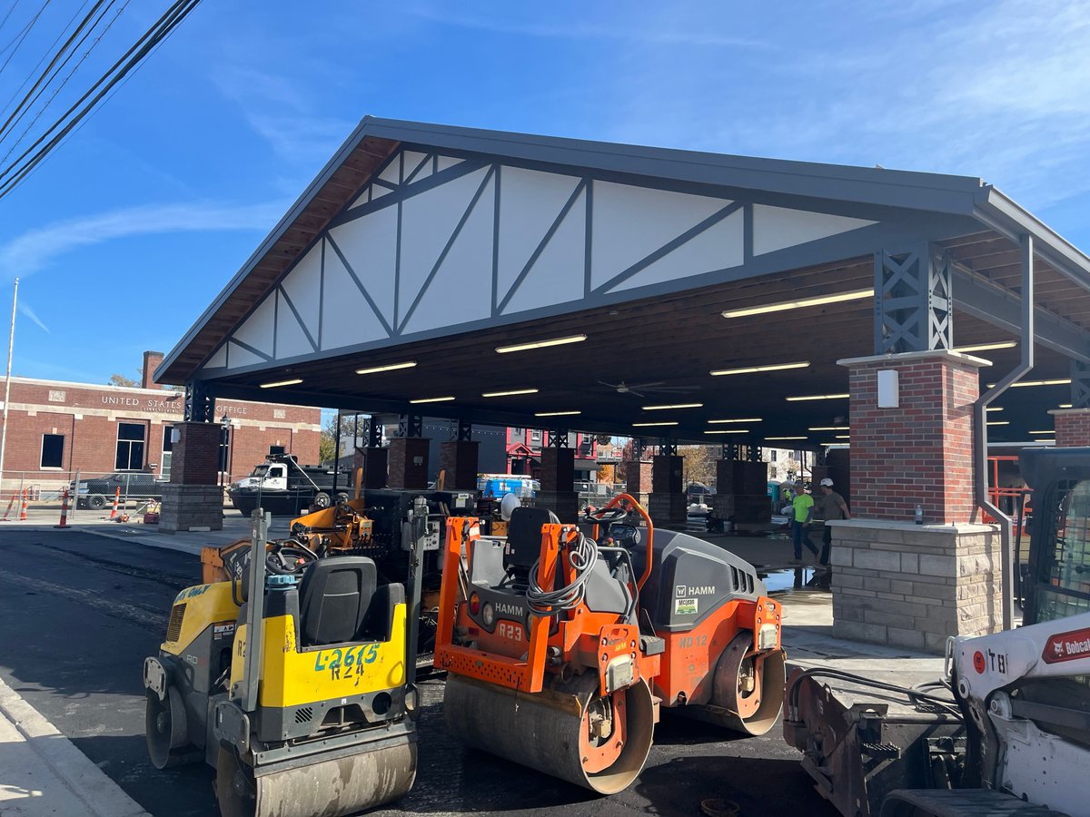 prusconstruct's tweet image. The Short Street Pavilion in Lawrenceburg is almost complete. Proud to provide construction management on this great community project. Stay tuned for the final reveal.
#ConstructionManagement #PrusConstruction #LawrenceburgIN #PrusProjects